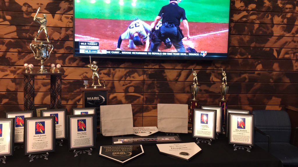 AtlantaDragons's tweet photo. A night of celebrating the 2017 Championship and 22 year Dragons history https://t.co/sMnq4JHrKS