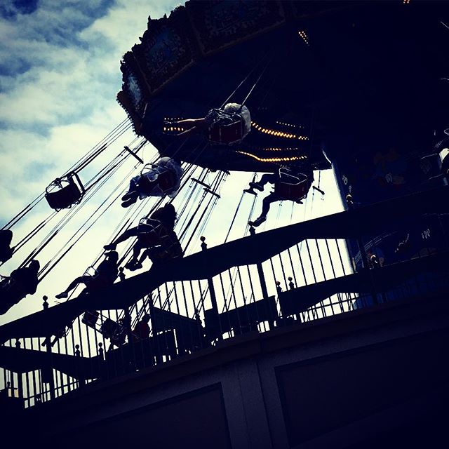 bigeventstudios's tweet photo. Disney Day Off #disneyland #disney #cali #onassignment #onlocation #roadtrip #wanderlust #thankful https://t.co/Dwbck8C7O9 https://t.co/xsxkdKazEq