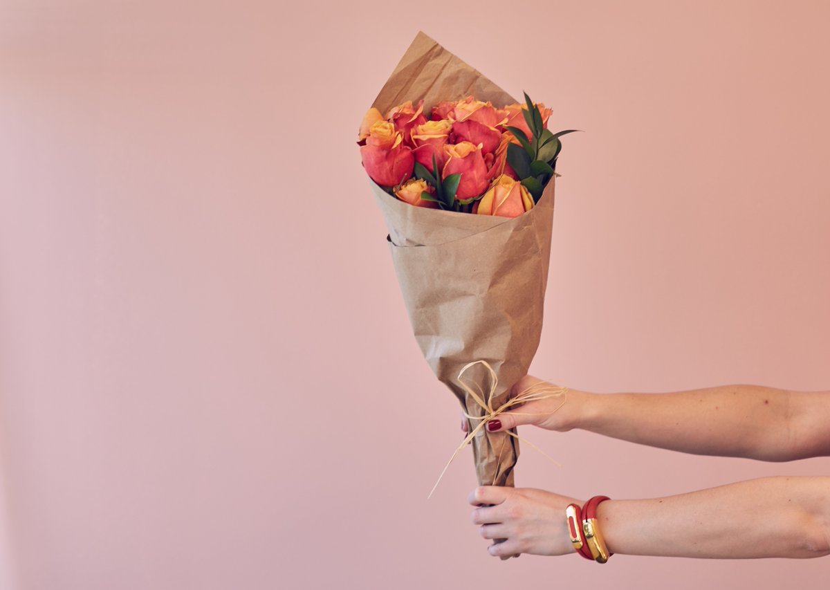 AshleyChloeInc's tweet photo. Need a birthday gift?  Flowers and a #HelixCuff are the perfect combo. ✨🎂 #birthdaygiftideas #giftsforher #giftideas #girlfriendgiftideas #sistergiftideas #momgiftideas https://t.co/hfO0mVMlxk