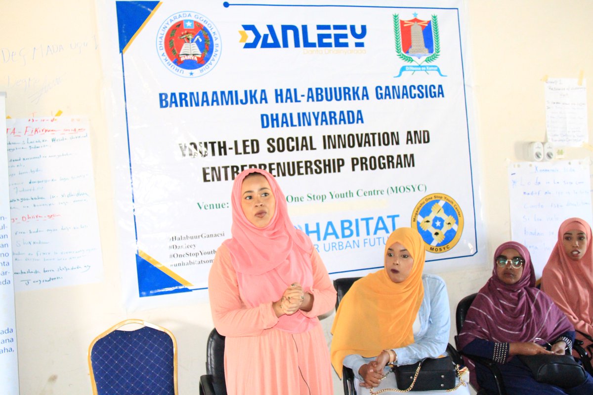 DanleeySom's tweet photo. It was amazing youth-led social innovation  training unleashed d potentiality of Young leaders from 17 districts of Mog. HC Design Thinking as a solution for long term Somalia's Youth Unemployment. Thanks to #MogadishuMunicipality and @HabitatSom 4 making this training possible. https://t.co/kJH7yv9qUa