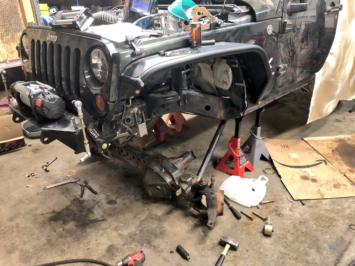 8lake0ber's tweet photo. @THEJeepMafia Still a huge list of things to do. Making it to EJS is gonna be close. It’s finally sitting on its own weight.  
Follow along in Insta. @blakeoberhansley1 https://t.co/PBqlJYXTpW