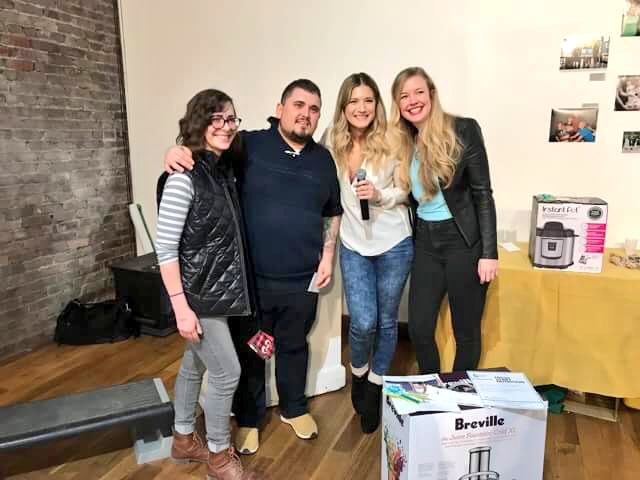 TorontoVeg's tweet photo. Announcing the Judges' Choice Award winners: Mindful Macaron and Alli Diskin! #VBO2018 https://t.co/pu6urOri9N