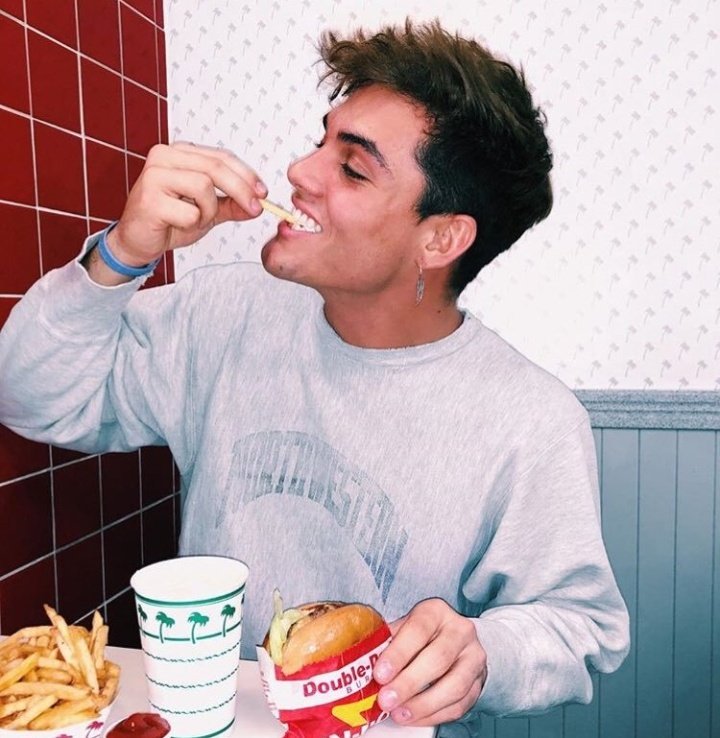 dolansnational's tweet photo. hi i'm crying acid now thanks https://t.co/JL3vq6W00U