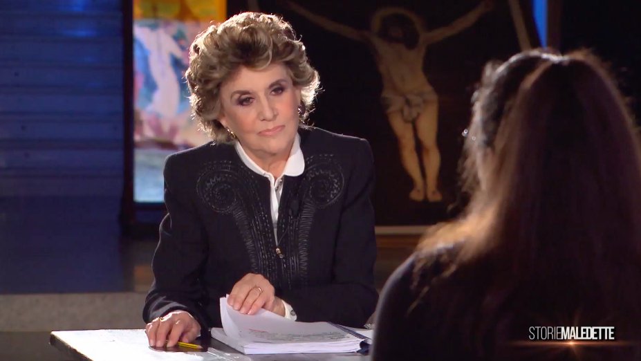 “Lei praticava massaggi a Ivano Russo, ma sembra che a muovere le mani con efficacia felicemente terapeutica fosse anche Ivano Russo su di lei” #FrancaLeosini incontra #SabrinaMisseri a #StorieMaledette #SarahScazzi