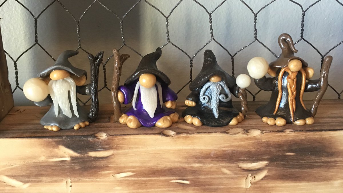 Miniature clay wizard gnomes🧙‍♂️
etsy.com/shop/ClayWizar…
🍄🐝🍄🐝🍄🐝🍄🐝🍄🐝🍄🐝
🧚🏻‍♀️#fairytales #Fairy #Gardens 🧚🏻‍♀️
#cakedecorating  cake toppers 
Potted plants, homes, front yards
#Flowershop #flowerphotography garden gnomes, dragon castles