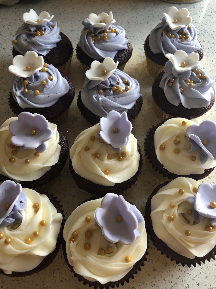 IndyRattan's tweet photo. Lavender and Gold Baby Shower Cake, Cupcakes and Cakepops!
French Vanilla Cake with Bavarian Cream Filling! @IndianaCakes https://t.co/xpVhXMmh2K