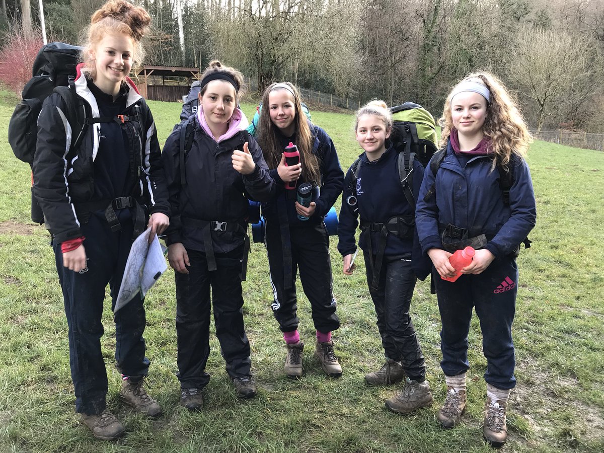 And the other 3 groups - keeping motivated <a href="/DeanCloseSchool/">Dean Close School</a> @Julie_Kent4 <a href="/DofESouthWest/">DofE South West</a> #bigupshelbz #walking #DofE