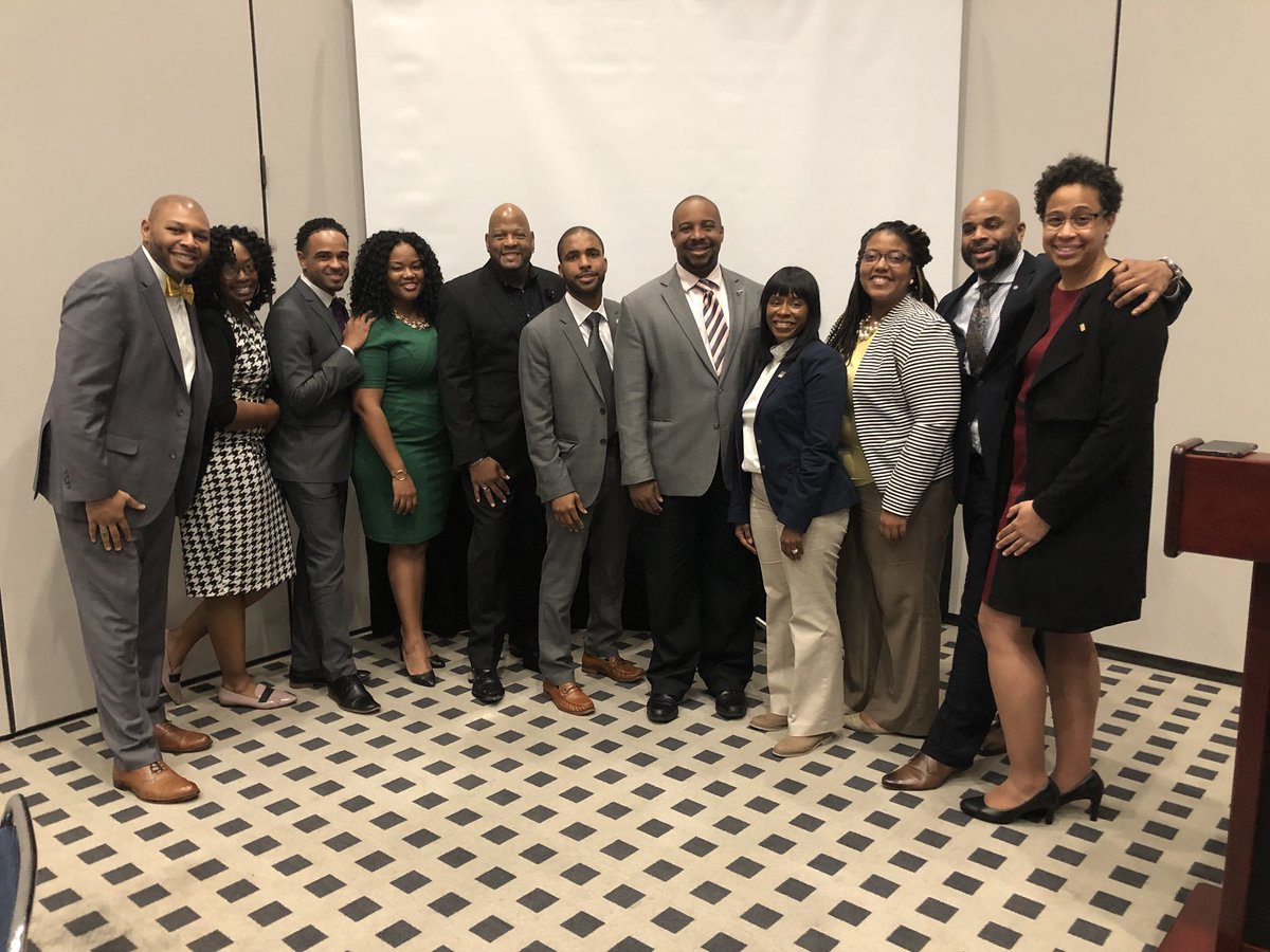 EMR1913's tweet photo. So glad to share space with the #PANSummit18 Faculty! @cccedd @DrCelebrity @LaneTonisha @DrGabysVoice @DrJasLee @cccedd @Drstanbazile @DrFrazierMSU @Destyned1 @OfferRev #twitterlessJonathan #ACPA18 https://t.co/xb2nIrSdwO