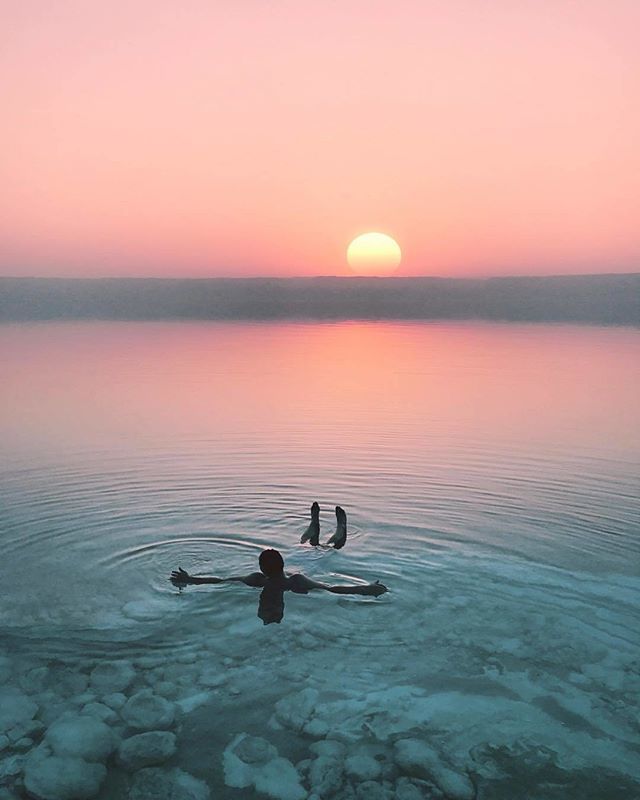 TimberBlvd's tweet photo. The sky broke like an egg into full sunset and the water caught fire #timberblvd
———————————————————
📷  Photo Credit : @erubes1
———————————————————
Hashtags
#inspiration #inspire #motivation #life #passion #happiness #success #motivationalquotes #goa… https://t.co/Hpq6UpGUWH https://t.co/cE6Ggs9vct