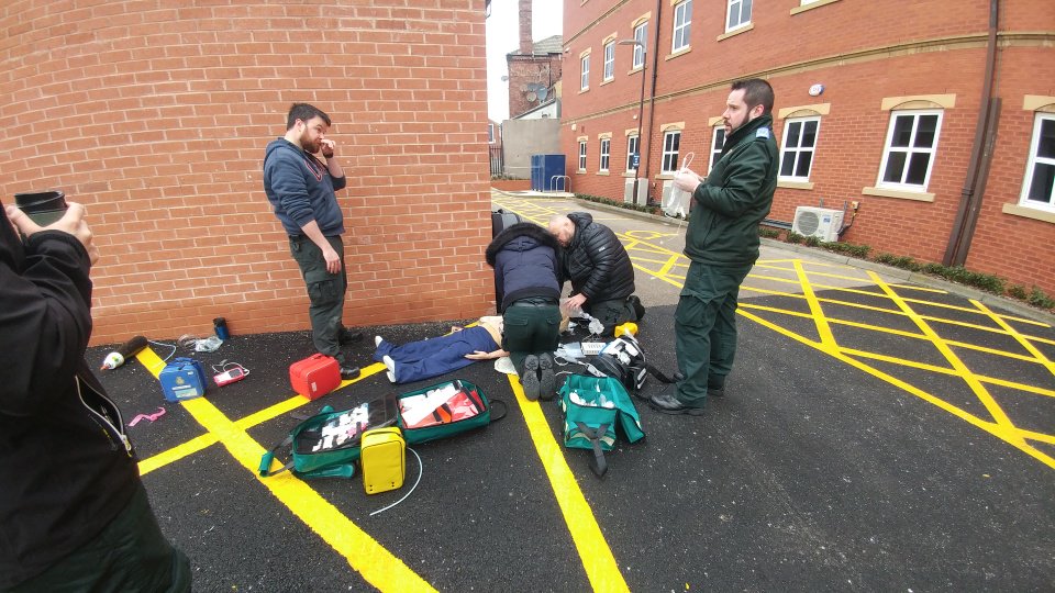 meducation_NE's tweet image. ALS week. pushing the students then adding additional Human Factors. #stressinoculation #betterpatientcare #spara1701 @T5rby1 @daz_nhs @UosParamedics @davy_pi @PaulElliott_  1