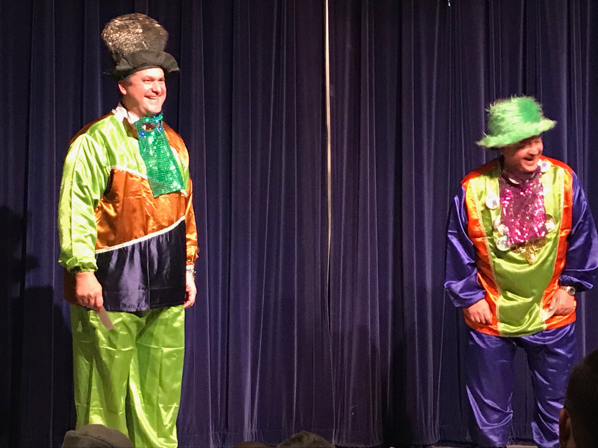 FieldD64's tweet photo. Thanks to our fabulous producers for another great V-show production! #corporatespectacle #64thannualshow #EngageD64 https://t.co/TwVXkf2hw7