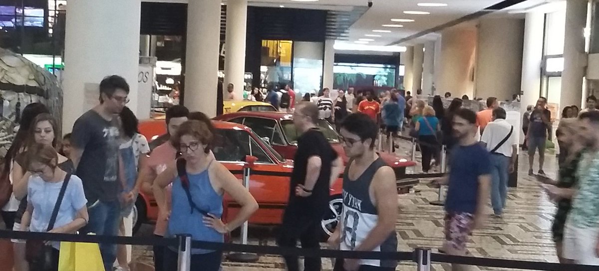 DuCardim's tweet photo. A @stock_car ignorar o evento @velocultsp no Conjunto Nacional, exposição de #Opalas que retratam o início da #stockcar é o fim da picada. 1.250.000 pessoas circulam/mês no Espaço. PONTO. https://t.co/LB2u7hpp9P