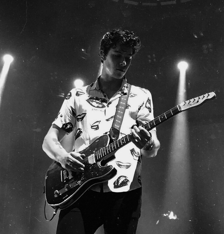FonteShawnBRA's tweet photo. CONSEGUIMOS CEM RTS AQUI? GO GO!

#KCA #FavMaleArtistShawnMendes https://t.co/RQdp0mY7UG