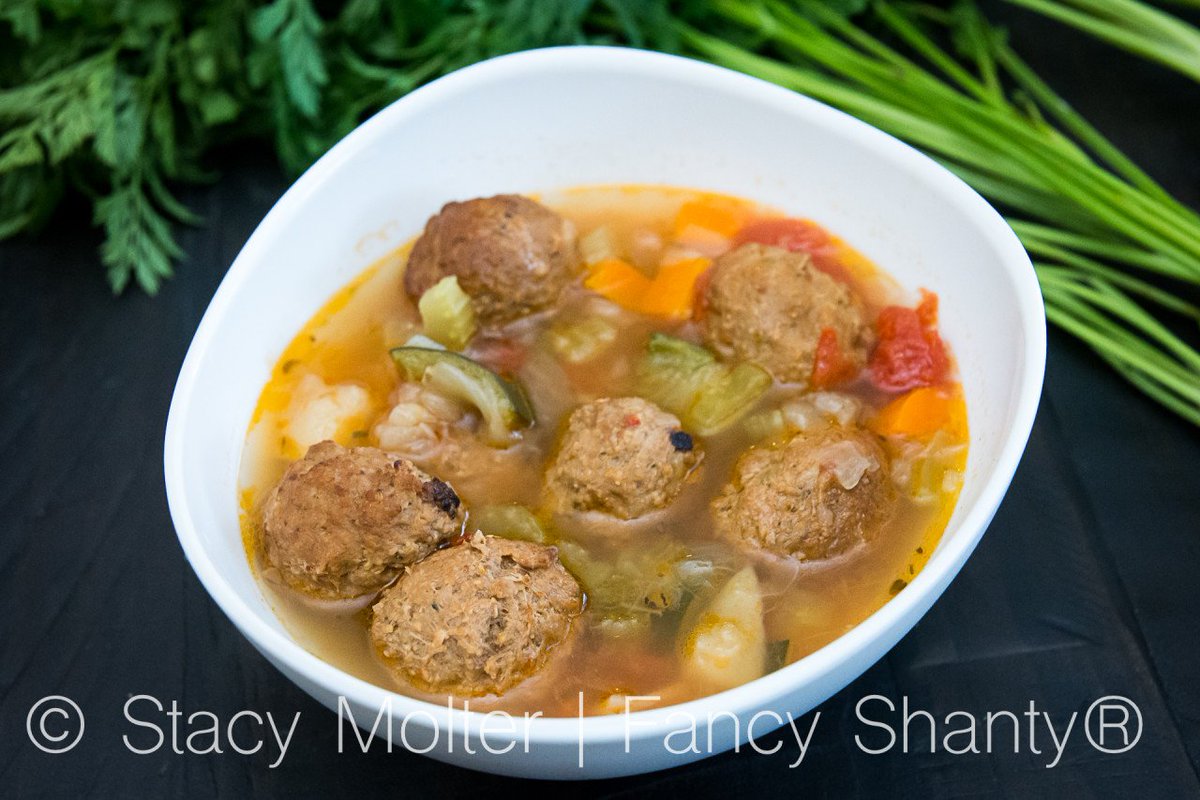 stacymolter's tweet photo. #ad We love quick & easy meals like this traditional Spanish Albóndigas dish created with @RosinaFood Homestyle Meatballs. Get the recipe and enter for a chance to win one of 10 Rosina coupon packs, valued at $27.96. #authenticgoodness #meatball https://t.co/KSDFBgJ3Nt https://t.co/VaneqZE48f
