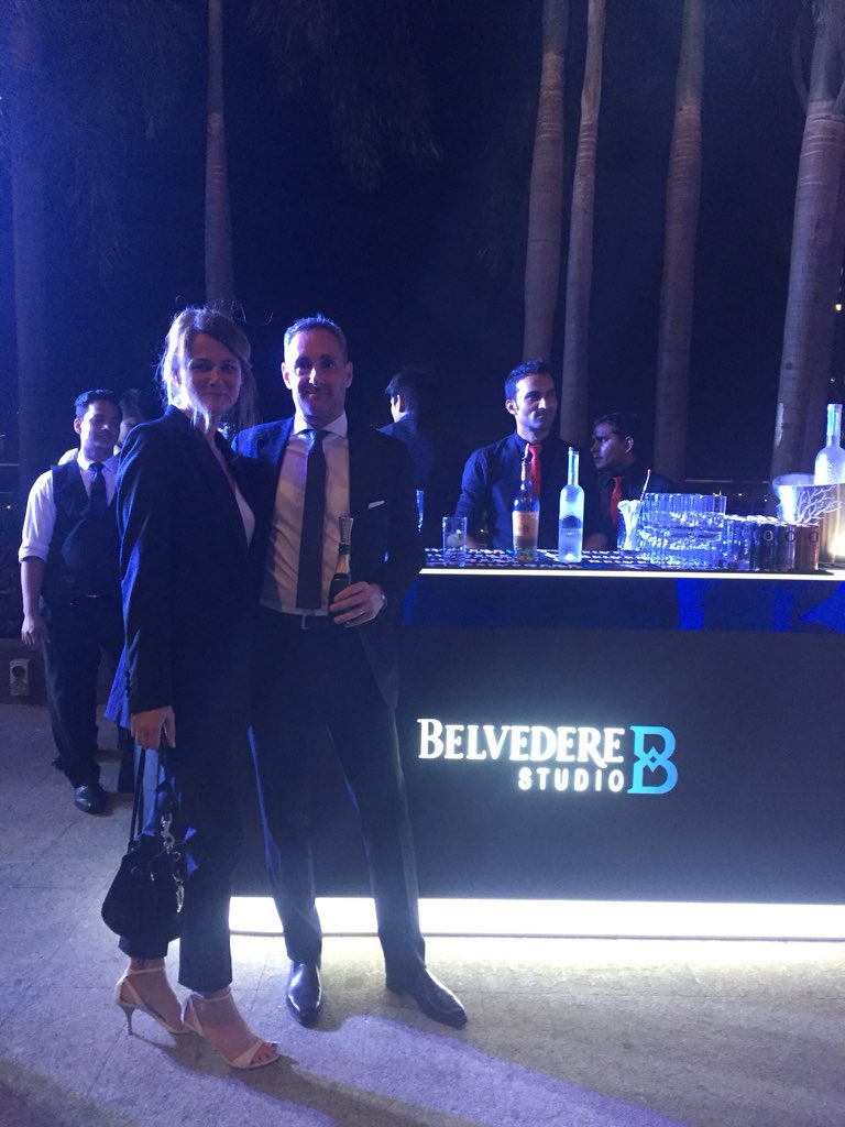 HELLOmagIndia's tweet photo. Toasting the #HHOF18 at the @belvederevodka bar. #BelvedereIndia #Belvedere #BelveLife #HELLOHallOfFameAwards18 https://t.co/80X7M1F6Oc