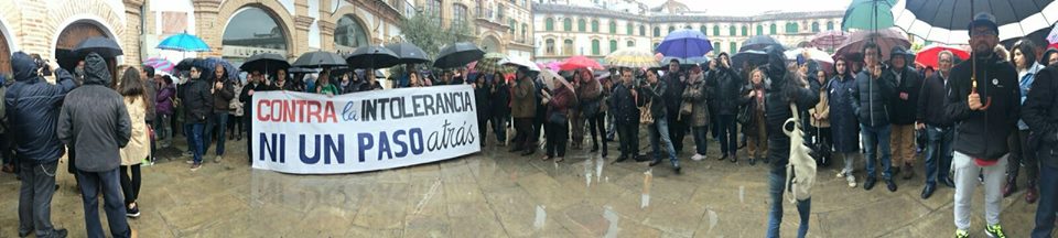 IZAR_Rev's tweet photo. Gracias a todas las organizaciones políticas, sindicales, colectivos y movimientos sociales que hoy han arropado a nuestro compañero @RubenQuirante, amenazado por la ultraderecha en su instituto de #Archidona #NoPasarán https://t.co/s30Fa6Q4NY