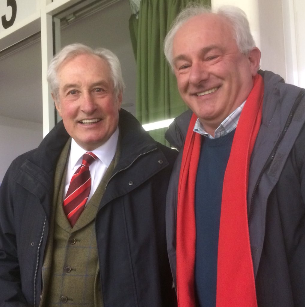 Hinchey58's tweet photo. Wales v Italy today. Great result, great company and great to meet the true rugby legend Gareth Edwards. #shookhishand #honoured https://t.co/NGbMzEa4Lk