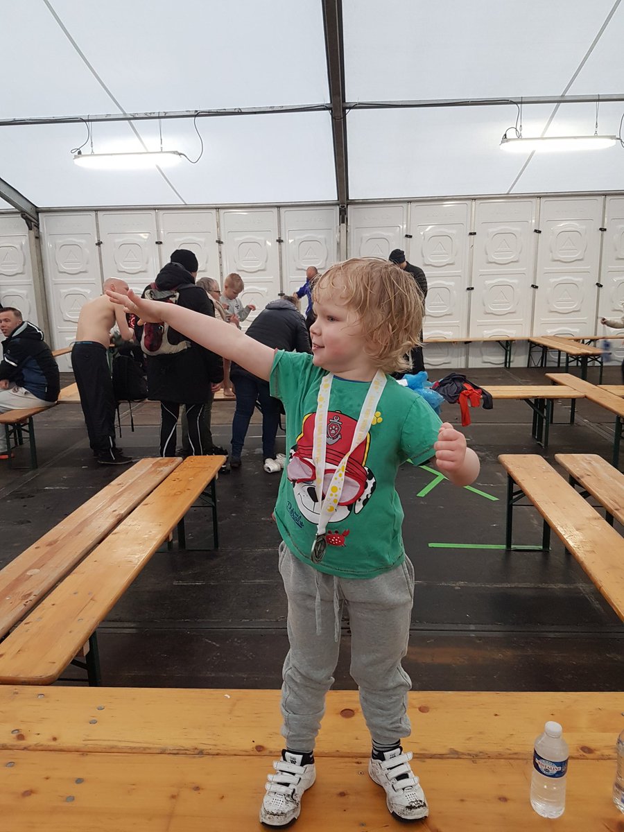 leonvandam's tweet photo. @usainbolt Got some champaign left for this medalwinner? 🤣 https://t.co/AkwpiqeHXY