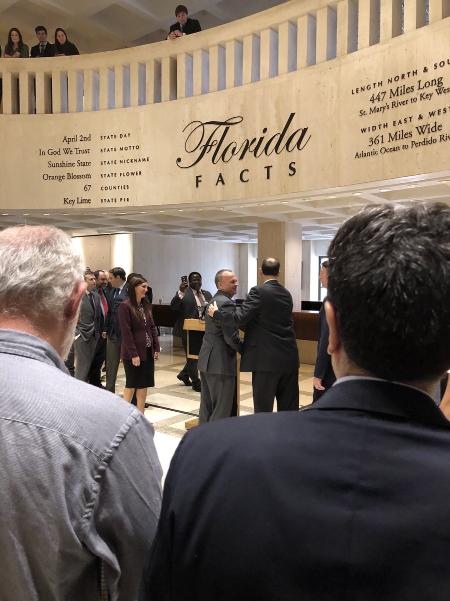 AmeliaJohnsonFL's tweet photo. My first official legislative session: ✔️ #SineDie #sinedie2018 #floridasession https://t.co/UoIFyItt2o