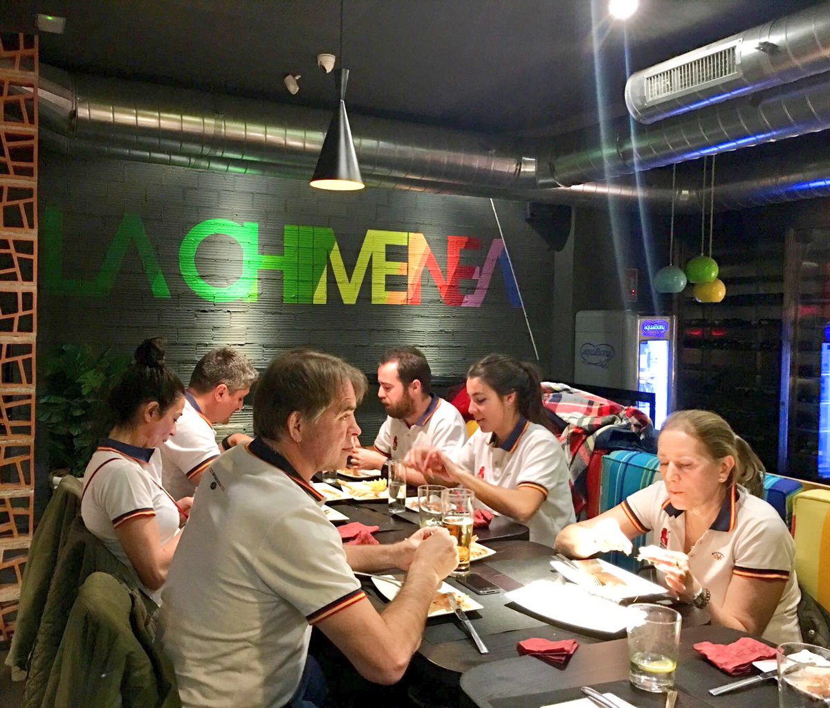 ferugby's tweet photo. Nuestro patrocinador @Heineken_ES invita al #XVdelLeón a celebrar su victoria contra Alemania en @ChimeneaMadrid 🍻 Ahí va un Brindis, con Heineken, claro! #VamosLeones #RoadToJapan https://t.co/hBGcNX88kG