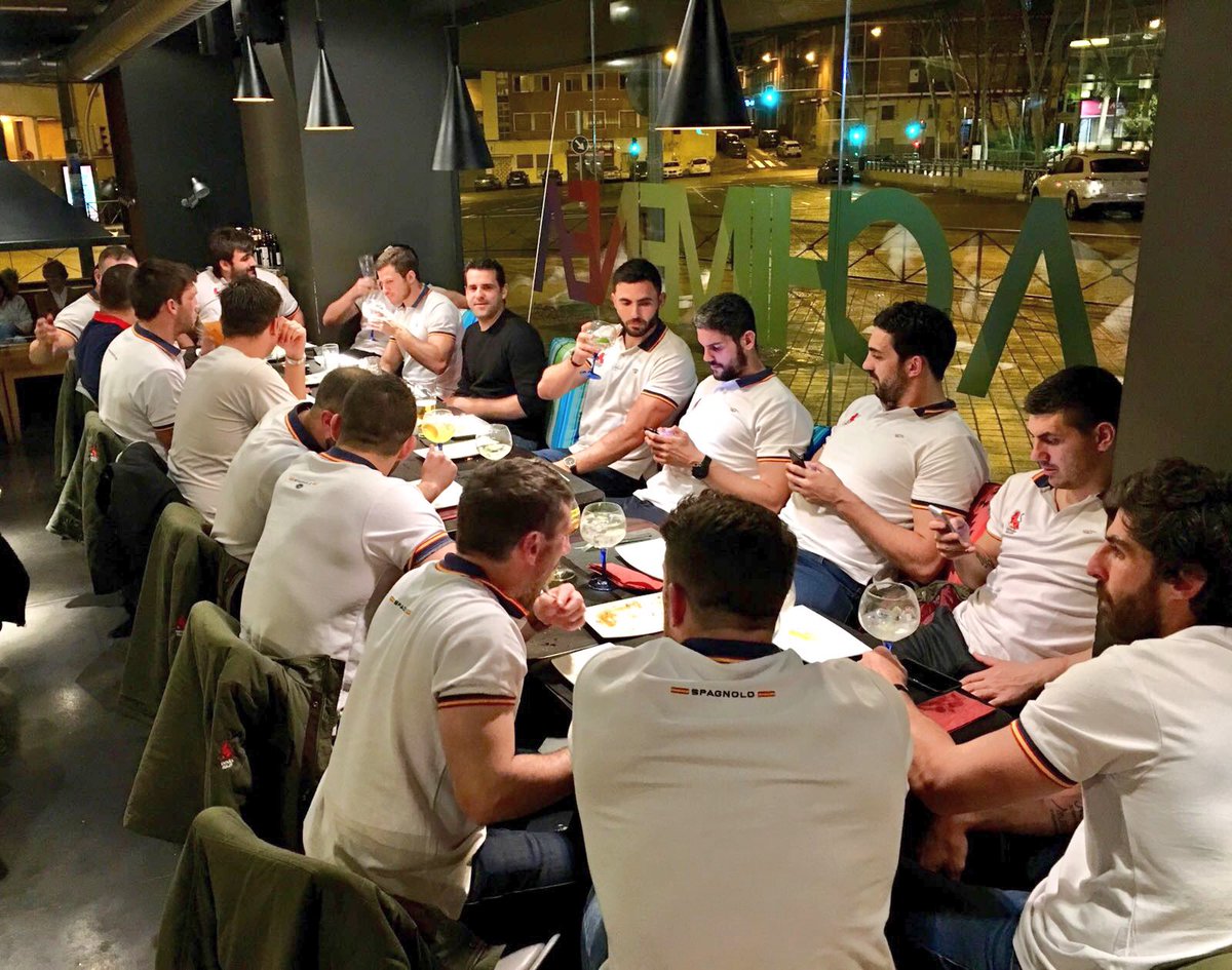 Nuestro patrocinador <a href="/Heineken_ES/">Heineken España</a> invita al #XVdelLeón a celebrar su victoria contra Alemania en <a href="/ChimeneaMadrid/">LaChimeneaMadrid</a> 🍻 Ahí va un Brindis, con Heineken, claro! #VamosLeones #RoadToJapan