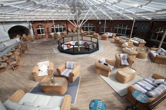 bucketlistsarah's tweet photo. A new addition to my bucket list: lunch at No Man's Fort, a private island in Portsmouth! Includes a boat trip from the mainland so will do this in 2019 if not this year. Looks amazing! @Solent_Forts @visitportsmouth #Portsmouth https://t.co/Npd9X7QxVf