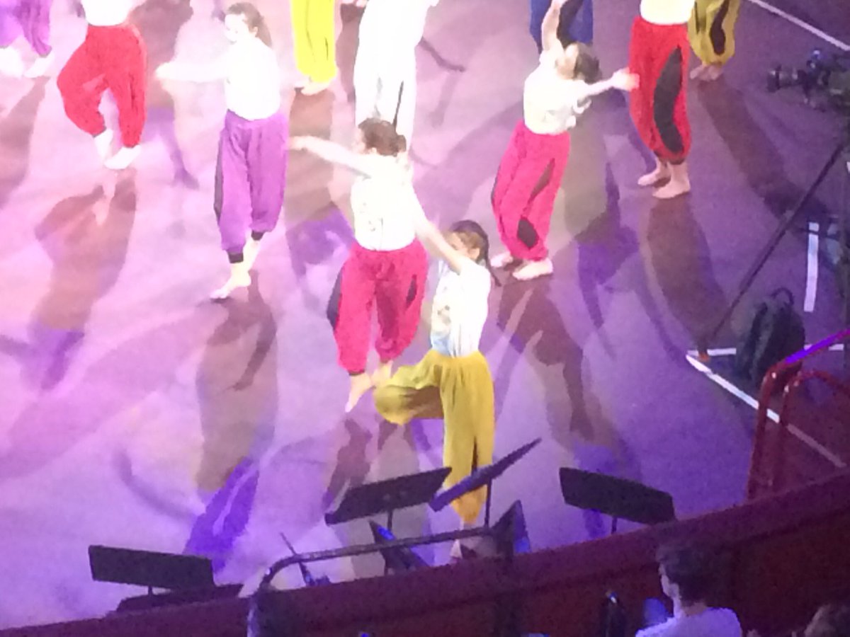 An amazing night <a href="/RoyalAlbertHall/">Royal Albert Hall</a>  with <a href="/SandringhamDanc/">Dance Sandringham</a>  and <a href="/SandringhamMus/">Music at Sandringham</a>  So proud of @SandringhamSch1