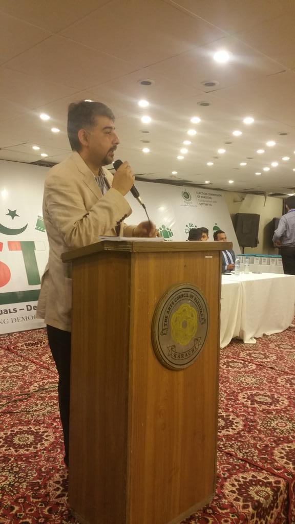 AliSuMiOfficial's tweet photo. 📚Closing Ceremony of 😘#System18 Chief Guest MNA @abidifactor 📚
👌Arts Council Karachi👌
@La_Zohaib https://t.co/N9kTFpEXOO
