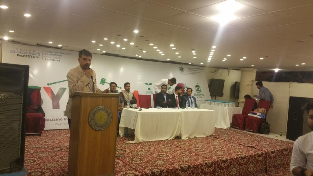 AliSuMiOfficial's tweet photo. 📚Closing Ceremony of 😘#System18 Chief Guest MNA @abidifactor 📚
👌Arts Council Karachi👌
@La_Zohaib https://t.co/N9kTFpEXOO