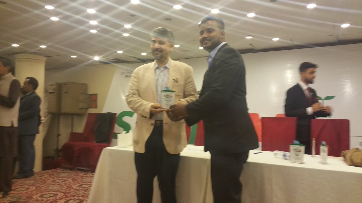 AliSuMiOfficial's tweet photo. 📚Closing Ceremony of 😘#System18 Chief Guest MNA @abidifactor 📚
👌Arts Council Karachi👌
@La_Zohaib https://t.co/N9kTFpEXOO
