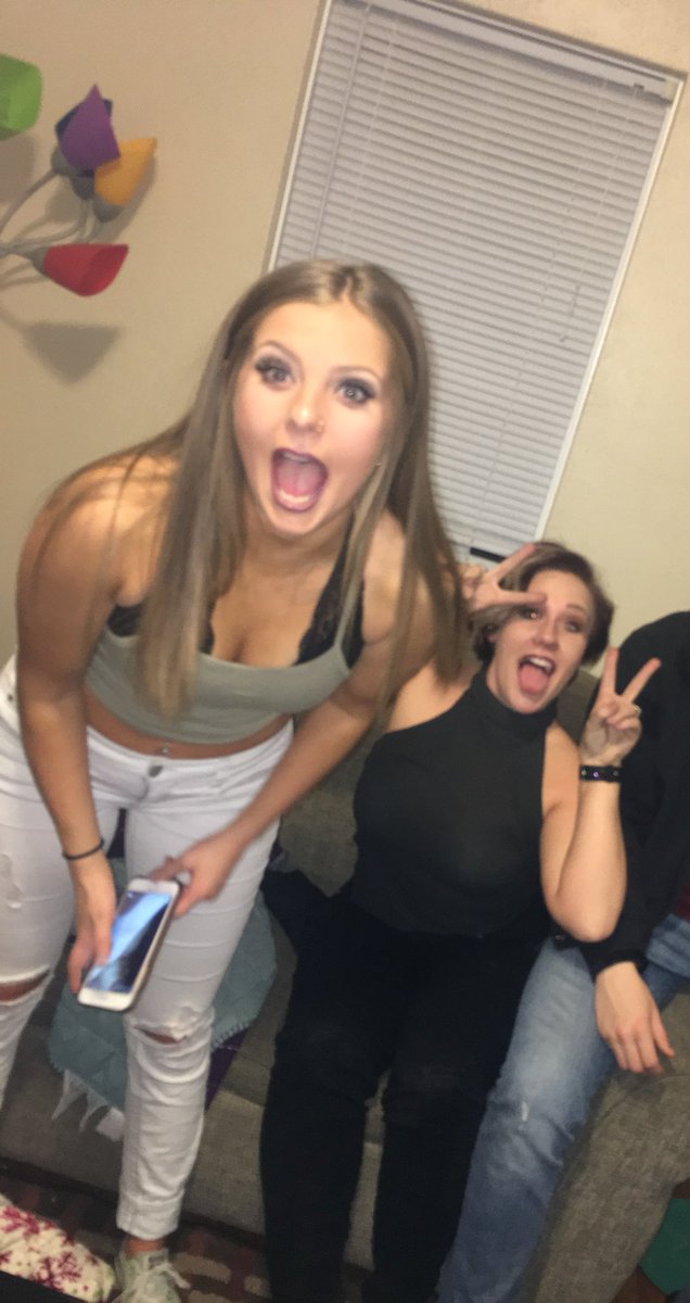 MaKennaHerzig's tweet photo. Happy birthday you little baddie @AlliRussell17 https://t.co/9XWK5Re7jI