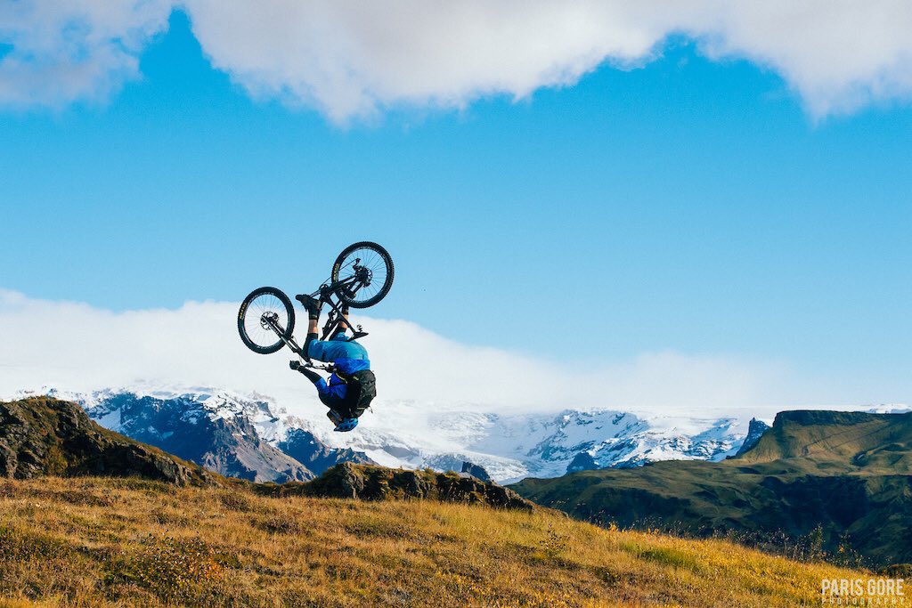 Icebikemtb's tweet photo. When you take’em Pro’s yout for a short xc ride! https://t.co/x2clRWb0Tt