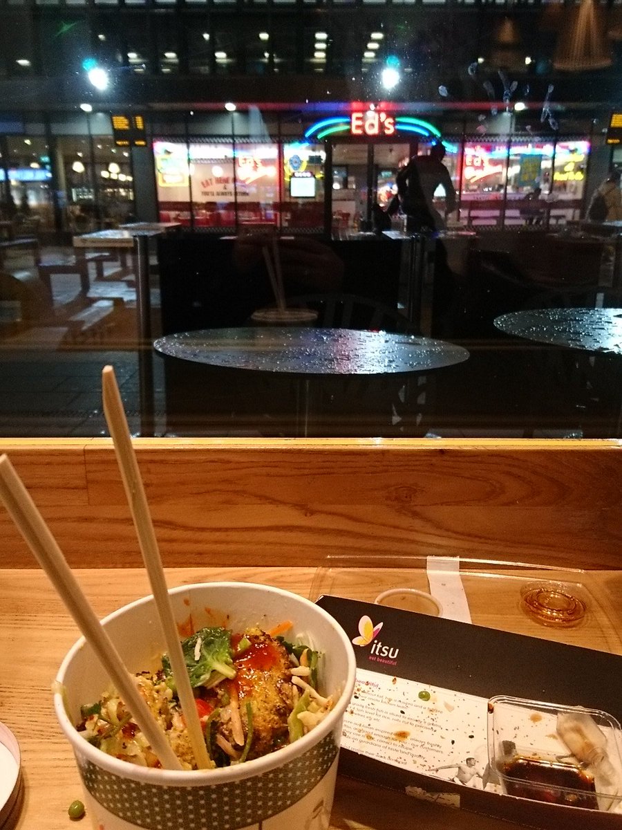 Ben_J_Slater's tweet photo. Late noodles at Euston Itsu can only mean one thing... Two day materials conference in London! #MRE18 #shouldhavegonetofiveguys https://t.co/prIL4EKkCN