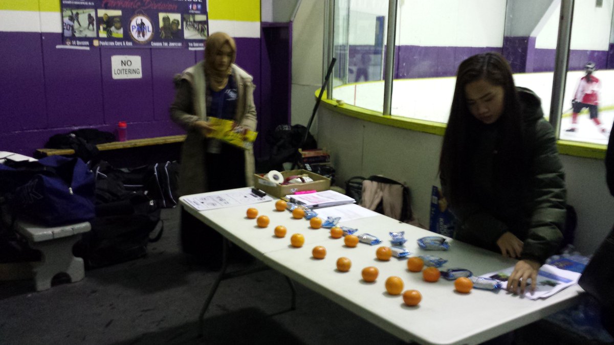kathpollock's tweet photo. Snack time at @PAHLParkdale Thanks @youthinpolicing for your help! https://t.co/UB7oT5pYuu