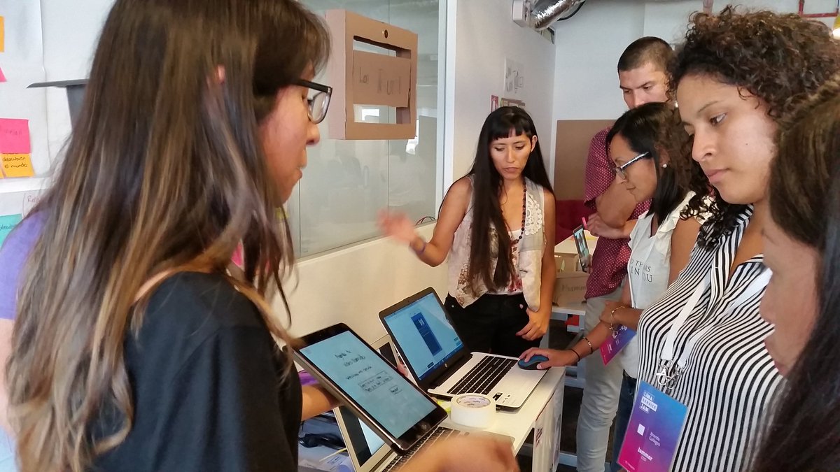 lima_jams's tweet photo. Asesorías para comprar tecnología, soluciones para mantener limpios los baños públicos y un proyecto para mejorar la vida de los celiacos. Esto es el #GSJam sede #Lima https://t.co/0am5GoEgNi