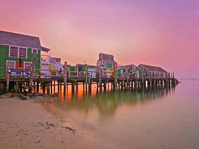 beachboxent's tweet photo. #repost

Early morning at Captain Jack’s Wharf in Provincetown ⚓️ Via @magri_photography #capeology #capecod 📷: @capeology https://t.co/COi77ikh5v