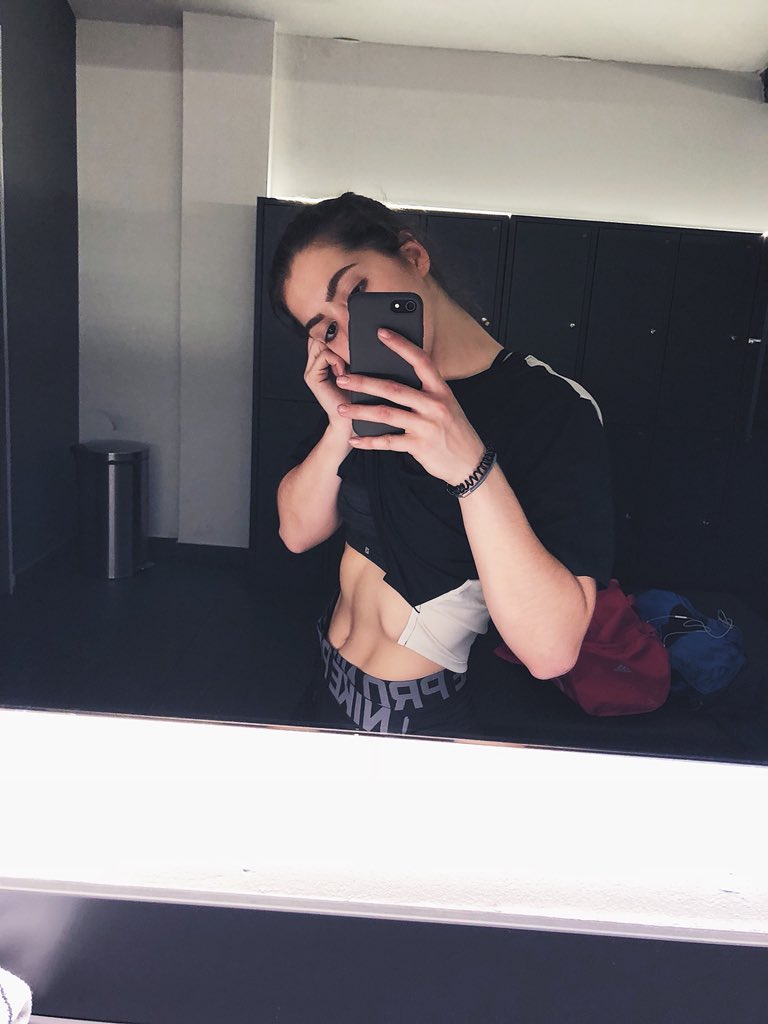 POCO A POCO ME COMO UN COCO #crossfit #FitnessModel #FitnessMotivation  #cheatmeal