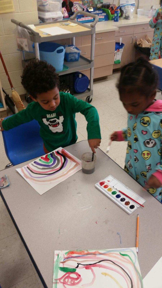 JessicaHartsfi3's tweet photo. Make a Choice Week - Friday - Pre-K - Ended this exciting week in their PJs! Dreams Do Come True - Believe In Your Future - It's Bright and Colorful!!!
@EEMillerElem #EEMillerMACweek! https://t.co/z7Fe7QtGg0