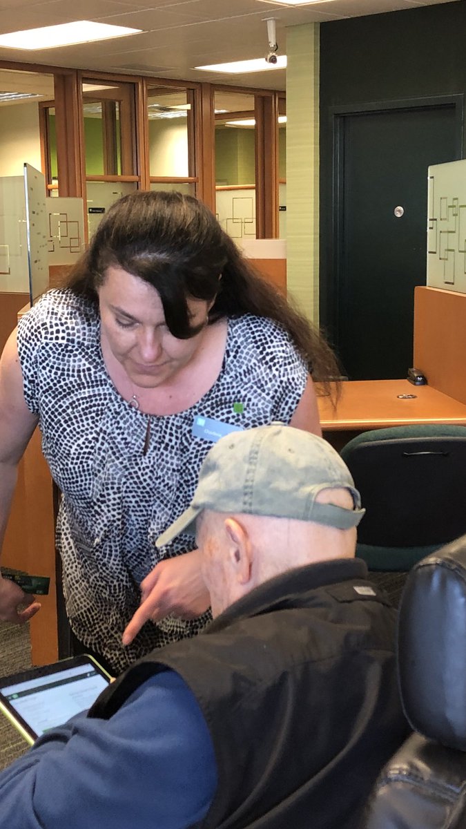Charlene... showing our client how convenient and easy digital banking is #Iamdigitalready  #digitalreadyinwhiterock💚 <a href="/whiterockbob/">Bob Bezubiak</a>