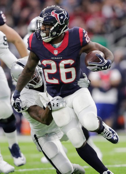 Grid_HouTexans's tweet photo. Back on top! C Sturgis puts it through the uprights with under 10 seconds left to give us the go ahead lead 21-18. A last hail mary stop was all that was left to seal the win against Oakland. Special recognition this game to Lamar Miller who scored his 4th RTD this year! @GridMbl https://t.co/ms4zQeY17D
