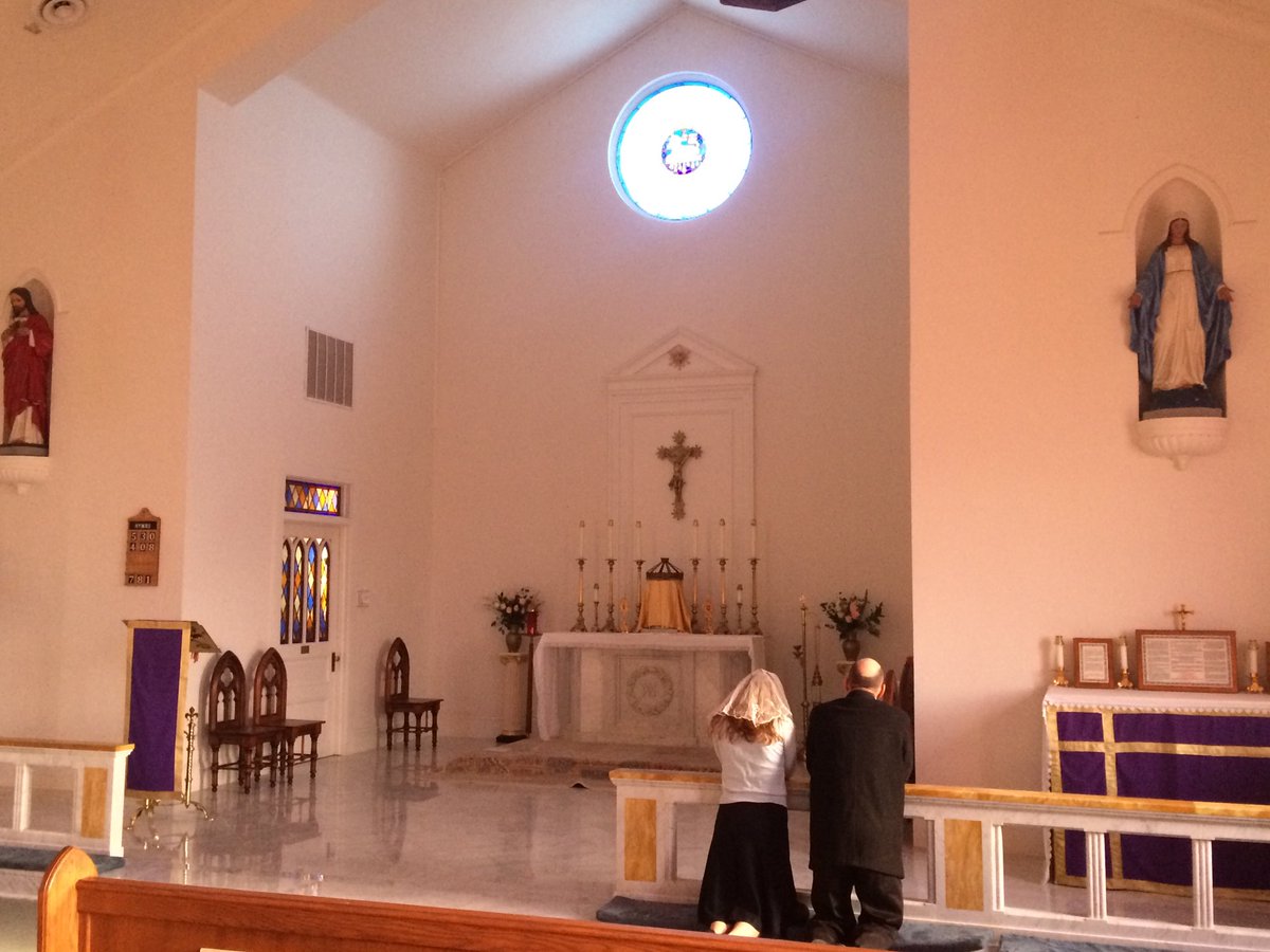 IntroiboAdAltar's tweet image. Marriage preparation with the Lord: an engaged couple from our parish making a Sunday holy hour together after Mass this evening.