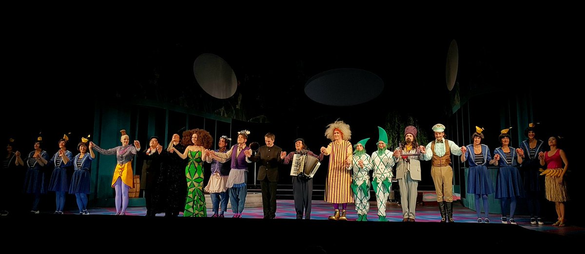 Opernjunkie's tweet photo. Bohuslav Martinů|s #Julietta fasziniert mich immer wieder aufs Neue! Johannes Pells impressionistisch ausdifferenziertes, farben- und spannungsreiches Dirigat entführt das Publikum in eine andere Welt! #CurtainCall #OperWuppertal https://t.co/ZoecjvaR3M
