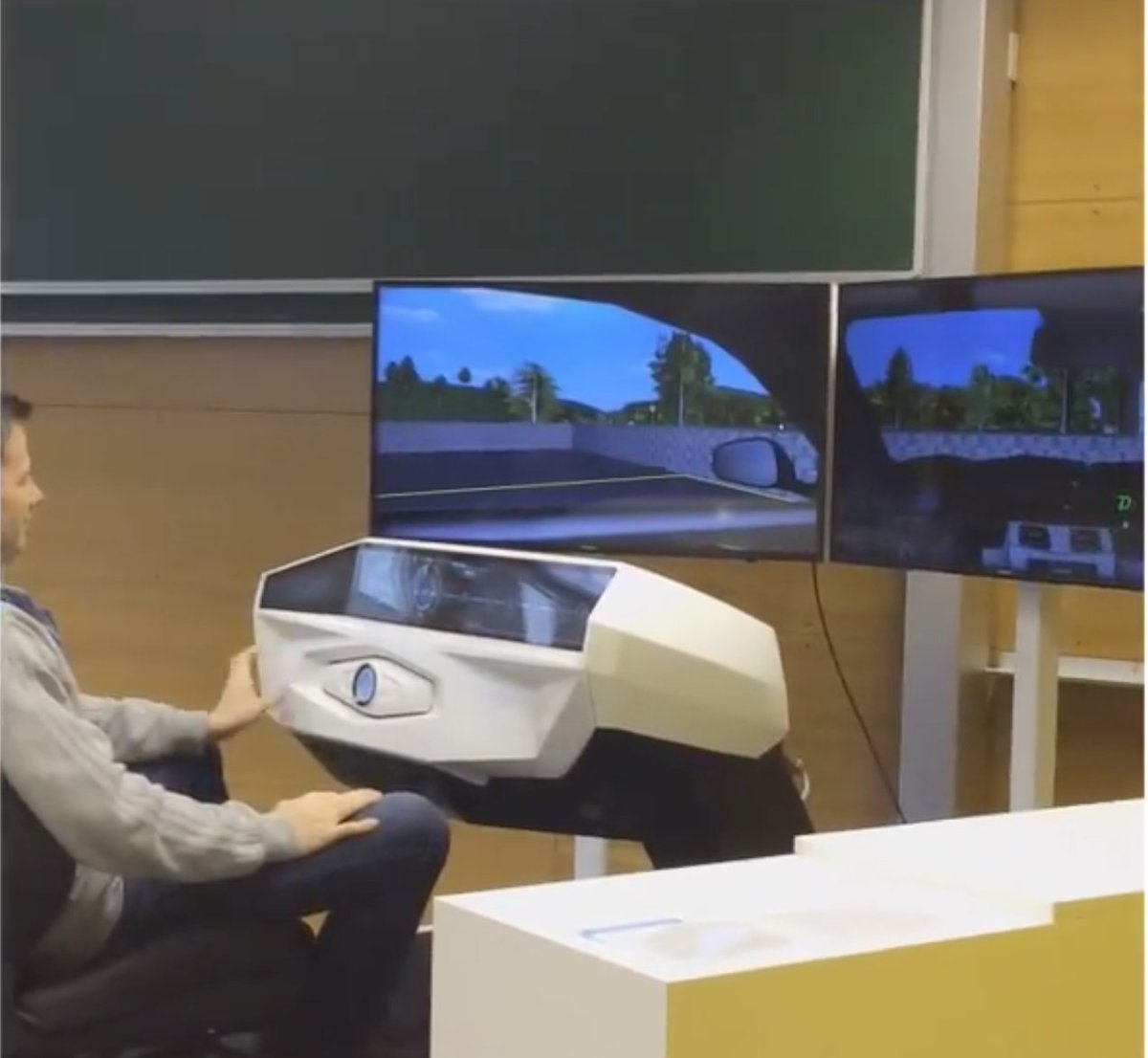 FHVMechatronics's tweet photo. FH offen an der #fhvorarlberg mit Fahrsimulator von thyssenkrupp Presta @tk_Presta 👍 https://t.co/RDulFtXdwl