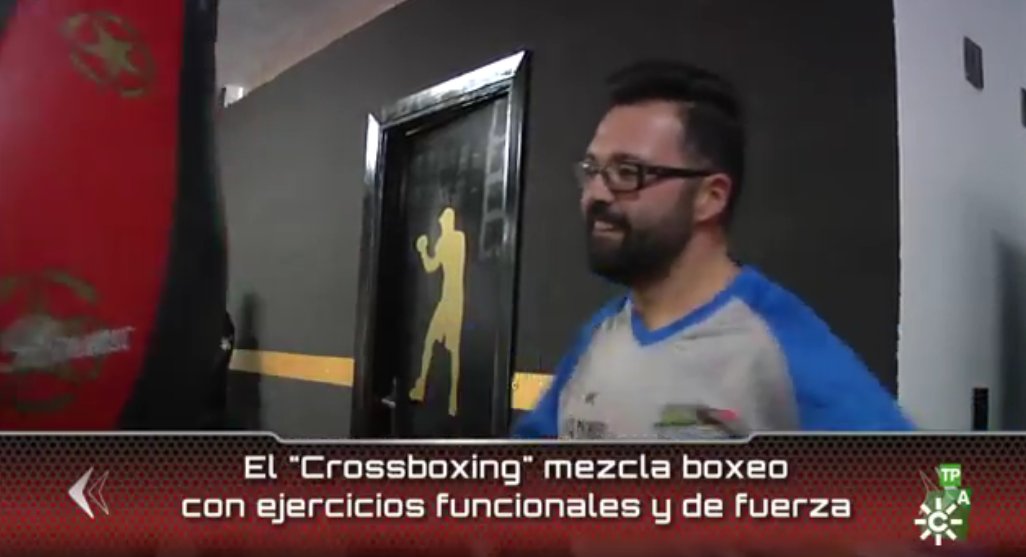 labasculaTV's tweet photo. Un entrenamiento diferente de #LosFlamencos con @AsesorLaBascula. Dani resalta el potencial de Tamara:"es una persona muy comprometida con lo que hace". Todos se esfuerzan al máximo y nuestro asesor les anima a superarse. #LaBáscula22 es #ejercicio y #salud. #Crossboxing https://t.co/jkFBm4n7t9