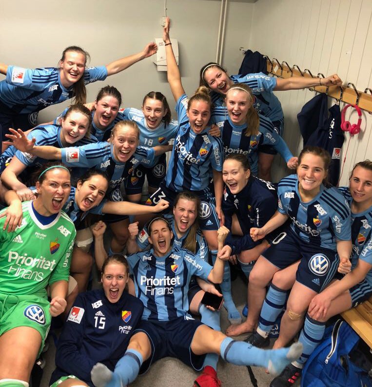 The feeling when you go through in the cup with a goal in the very last second!! 😀😃👏 #Difdam #svenskacupen <a href="/DIF_Fotboll/">Djurgården Fotboll</a> <a href="/DIFDam/">DIF Fotboll Dam</a>