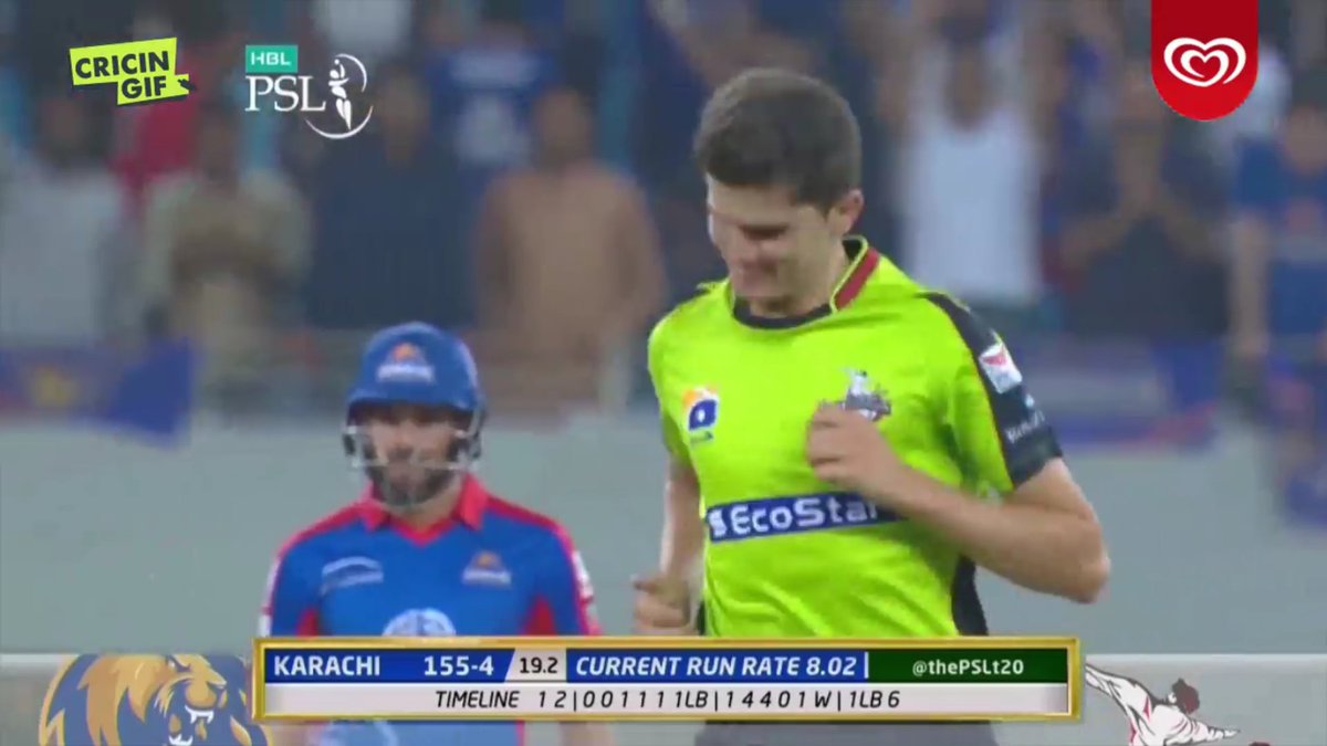 XBhallo's tweet photo. Usnay Sharma K #Lala Ki Wicket Py Aisy GardaN Jhukai Maza Agaya 😂😍
#Bap_Bap_Hota.Hy https://t.co/RWmsXNJBaa
