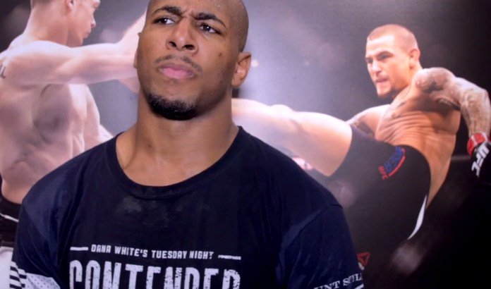 AGRStweets's tweet photo. UFC fighter Mike Rodriguez recently spent some injury downtime playing more of his favourite game - #RainbowSixSiege ! "Rainbow Six (Siege), Rainbow Six is my game. That’s my game and I’m always playing that one" https://t.co/aaKqIWVOhR