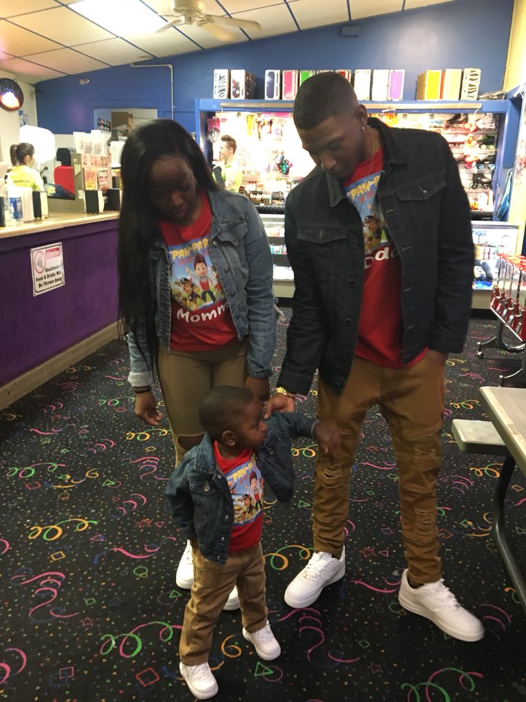 love_chaos__'s tweet photo. Ja’Ceons 2nd Birthday Turned Out Great ❤️👪 @_ThrowYa4sUP ✨ https://t.co/hRKJwyH15L