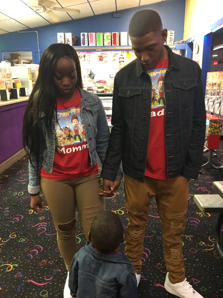 love_chaos__'s tweet photo. Ja’Ceons 2nd Birthday Turned Out Great ❤️👪 @_ThrowYa4sUP ✨ https://t.co/hRKJwyH15L