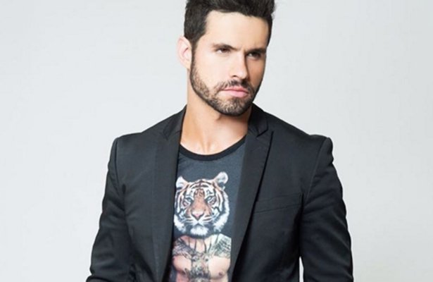 BlogRumoreS's tweet photo. Eleazar Gómez regresará a las telenovelas de la mano de #Like, próximo proyecto de @PedroDamianOf para Televisa. @EleazarGomez33 https://t.co/BEMFwFse9D
